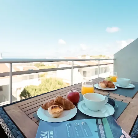 Tradewinds - By Sch Sao Martinho do Porto
